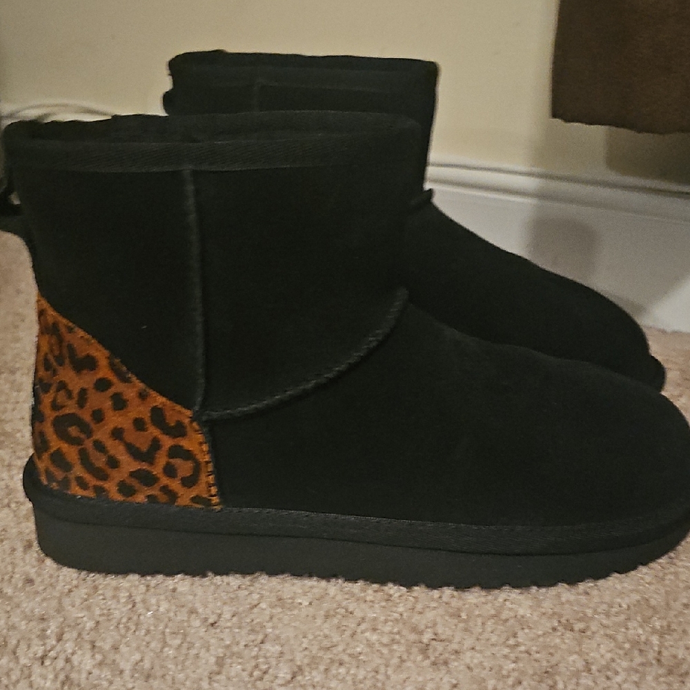 Koolaburra Black Ankle Boots With Leopard Print